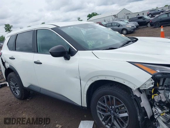 2023 Nissan Rogue S z VIN 5N1BT3AB8PC850965, wystawiony jako IAAI lot #42242674 z przebiegiem 34 280 mil mil oraz . Historia ofert i sprzedaży dostępna na DreamBid. Obrazek 14.