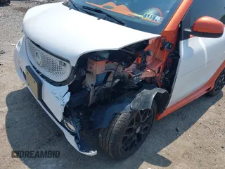 2016 Smart fortwo Passion with VIN WMEFJ5DA7GK079058, listed as a IAAI auction lot 42415044 with 42,279 mi miles and . Bid and sale history available at DreamBid. Image 6.