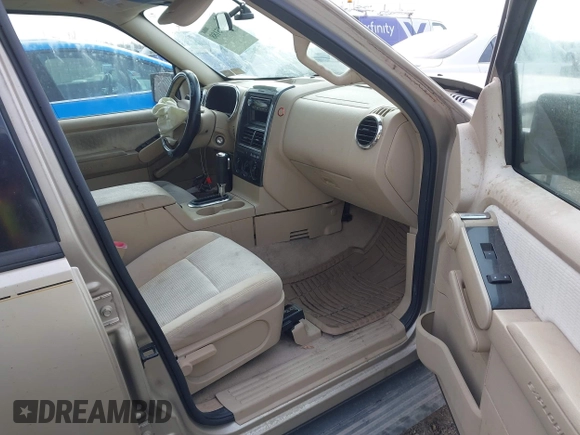 2006 Ford Explorer XLT with VIN 1FMEU73E46UA11137, listed as a IAAI auction lot 41995188 with 166,874 mi miles. Bid and sale history available at carsss.com. Image 5.