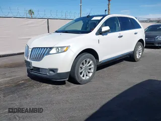 2013 Lincoln MKX with VIN 2LMDJ6JK4DBL09038, listed as a IAAI auction lot 42035674 with 196,693 mi miles. Bid and sale history available at carsss.com. Image 2.