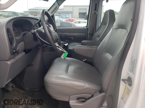 2008 Ford Econoline Passenger XL with VIN 1FMNE11W58DB33613, listed as a Copart auction lot 59142445 with 70,107 mi miles and Salvage title. Bid and sale history available at DreamBid. Image 7.