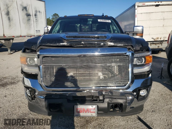 2016 GMC Sierra 3500HD Denali z VIN 1GT42YE84GF180390, wystawiony jako Copart lot #47046815 z przebiegiem 885 857 mil mil oraz Szkoda całkowita • Salvage title. Historia ofert i sprzedaży dostępna na DreamBid. Obrazek 5.
