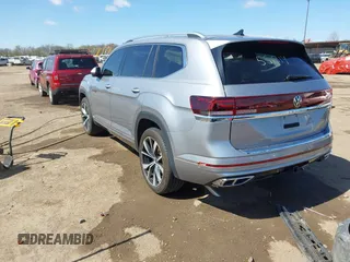 2024 Volkswagen Atlas SEL Premium R-Line z VIN 1V2FR2CA2RC551914, wystawiony jako IAAI lot #42028289 z przebiegiem 16 240 mil mil oraz . Historia ofert i sprzedaży dostępna na DreamBid. Obrazek 3.