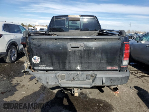 2007 GMC Sierra Denali z VIN 2GTEK638171707014, wystawiony jako Copart lot #42591155 z przebiegiem 263 123 mil mil oraz Szkoda całkowita • Salvage title. Historia ofert i sprzedaży dostępna na DreamBid. Obrazek 6.