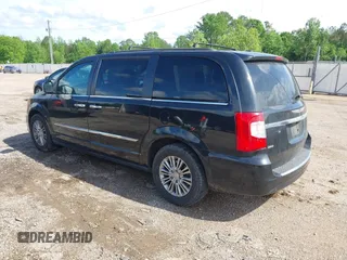 2015 Chrysler Town & Country Touring L with VIN 2C4RC1CG4FR509973, listed as a IAAI auction lot 42121743 with 199,183 mi miles and . Bid and sale history available at carsss.com. Image 3.