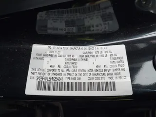 2021 Mazda 3 S with VIN 3MZBPAAL5MM254841, listed as a IAAI auction lot 41667796 with 27,640 mi miles and . Bid and sale history available at carsss.com. Image 9.