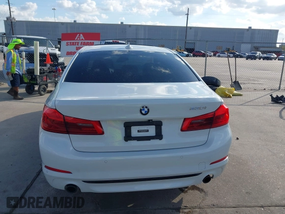2017 BMW 5 Series 530i с VIN WBAJA5C32HG894894, выставлен на аукционе IAAI как лот 40905321 с пробегом 93 520 миль миль и . История ставок и продаж доступна на DreamBid. Изображение 17.