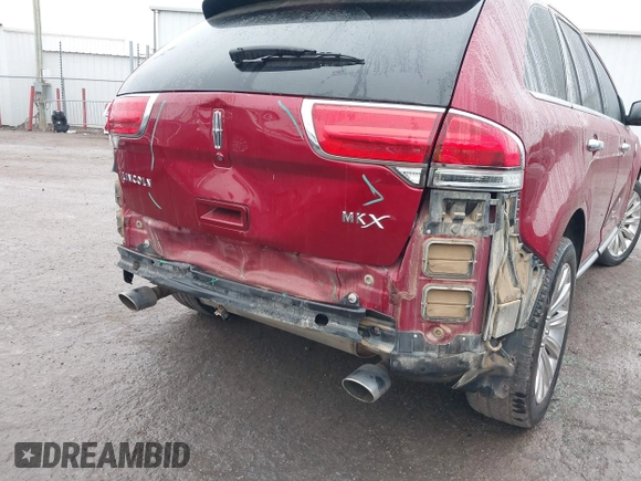 2014 Lincoln MKX with VIN 2LMDJ6JK3EBL09582, listed as a IAAI auction lot 41520611 with 157,022 mi miles. Bid and sale history available at carsss.com. Image 6.