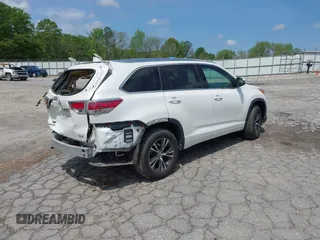 2016 Toyota Highlander XLE z VIN 5TDKKRFH3GS170784, wystawiony jako IAAI lot #42091024 z przebiegiem 83 300 mil mil oraz . Historia ofert i sprzedaży dostępna na DreamBid. Obrazek 4.