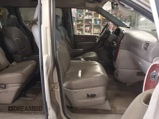 2003 Chrysler Town & Country Limited with VIN 2C8GP64L23R252570, listed as a IAAI auction lot 41940529 with 105,780 mi miles. Bid and sale history available at carsss.com. Image 5.