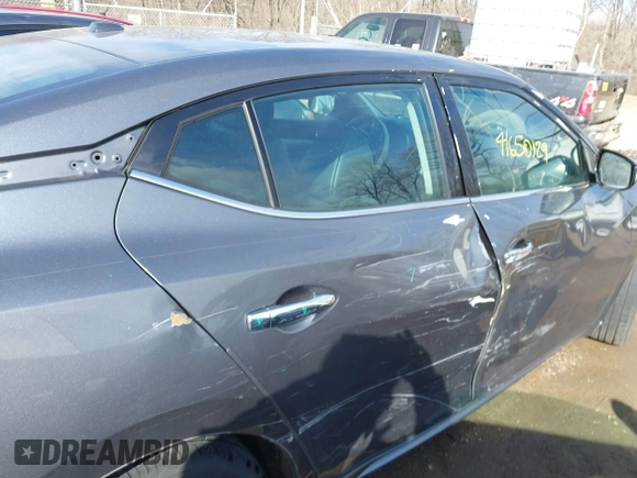 2016 Nissan Maxima SV z VIN 1N4AA6AP5GC412767, wystawiony jako IAAI lot #41650129 z przebiegiem 83 521 mil mil oraz . Historia ofert i sprzedaży dostępna na DreamBid. Obrazek 14.