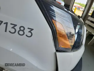 2017 Ford Transit z VIN 1FTYR1YM1HKB05586, wystawiony jako IAAI lot #42621311 z przebiegiem 110 277 mil mil oraz . Historia ofert i sprzedaży dostępna na DreamBid. Obrazek 10.
