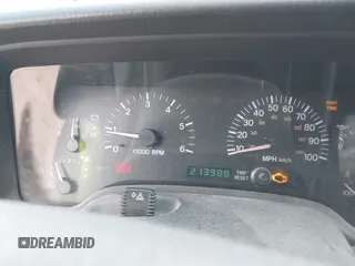 2000 Jeep Cherokee z VIN 1J4FF48S7YL153811, wystawiony jako IAAI lot #42098752 z przebiegiem 213 988 mil mil oraz . Historia ofert i sprzedaży dostępna na DreamBid. Obrazek 7.
