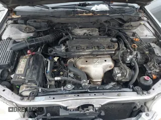 2000 Honda Accord EX z VIN 1HGCG5658YA142693, wystawiony jako IAAI lot #41618554 z przebiegiem 302 381 mil mil oraz . Historia ofert i sprzedaży dostępna na DreamBid. Obrazek 10.