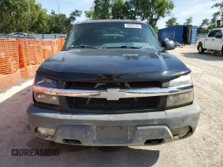 2002 Chevrolet Avalanche with VIN 3GNEC13T52G114056, listed as a Copart auction lot 58033535 with 332,160 mi miles and Salvage title. Bid and sale history available at DreamBid. Image 5.