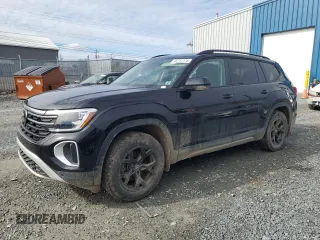 2024 Volkswagen Atlas Peak Edition SE z VIN 1V2CR2CA5RC599779, wystawiony jako Copart lot #49791115 z przebiegiem 25 580 mil mil oraz Szkoda całkowita • Salvage title. Historia ofert i sprzedaży dostępna na DreamBid. Obrazek 1.