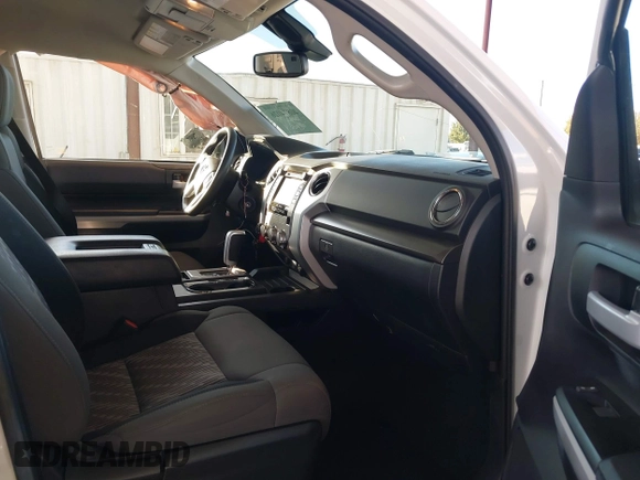 2018 Toyota Tundra SR5 z VIN 5TFDW5F16JX776543, wystawiony jako IAAI lot #40874026 z przebiegiem 59 636 mil mil oraz . Historia ofert i sprzedaży dostępna na DreamBid. Obrazek 5.