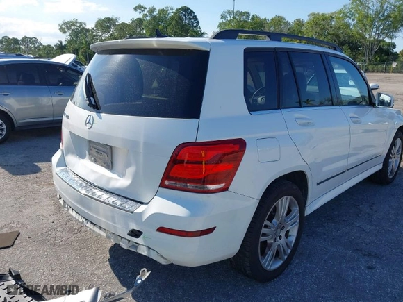 2015 Mercedes-Benz GLK-Class GLK 350 with VIN WDCGG5HB6FG338932, listed as a IAAI auction lot 42027674 with 107,182 mi miles. Bid and sale history available at carsss.com. Image 18.