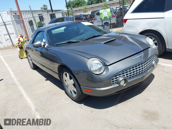 2003 Ford Thunderbird Deluxe z VIN 1FAHP60AX3Y109880, wystawiony jako IAAI lot #42336922 z przebiegiem 213 477 mil mil oraz . Historia ofert i sprzedaży dostępna na DreamBid. Obrazek 1.