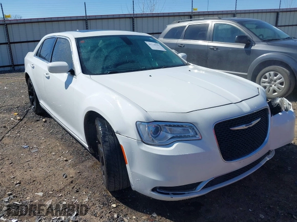 2016 Chrysler 300 Limited with VIN 2C3CCAAG2GH211782, listed as a IAAI auction lot 41718191 with 127,836 mi miles. Bid and sale history available at carsss.com. Image 1.