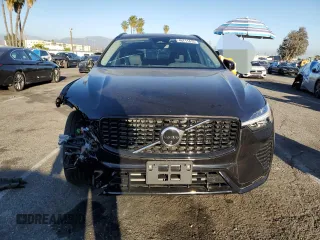 2024 Volvo XC60 Plus Dark Theme z VIN YV4H60DL2R1896845, wystawiony jako Copart lot #46711415 z przebiegiem 24 916 mil mil oraz Szkoda całkowita • Salvage title. Historia ofert i sprzedaży dostępna na DreamBid. Obrazek 5.