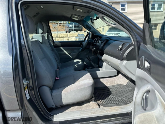 2009 Toyota Tacoma with VIN 5TEPX42N29Z658278, listed as a Copart auction lot 51664745 with 109,600 mi miles and Clean Title. Bid and sale history available at carsss.com. Image 7.