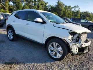 2024 Buick Encore GX Preferred z VIN KL4AMBS29RB091333, wystawiony jako Copart lot #64447795 z przebiegiem 1 575 mil mil oraz Szkoda całkowita • Salvage title. Historia ofert i sprzedaży dostępna na DreamBid. Obrazek 4.