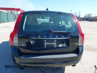 2011 Volvo V50 with VIN YV1672MW0B2612250, listed as a IAAI auction lot 41781498 with 106 mi miles. Bid and sale history available at carsss.com. Image 16.