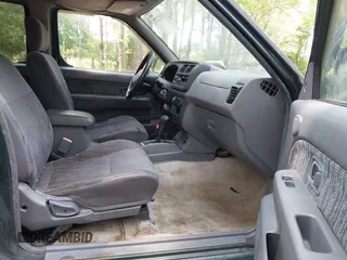 2000 Nissan Frontier XE z VIN 1N6ED27TXYC350670, wystawiony jako IAAI lot #42422277 z przebiegiem 192 897 mil mil oraz . Historia ofert i sprzedaży dostępna na DreamBid. Obrazek 5.