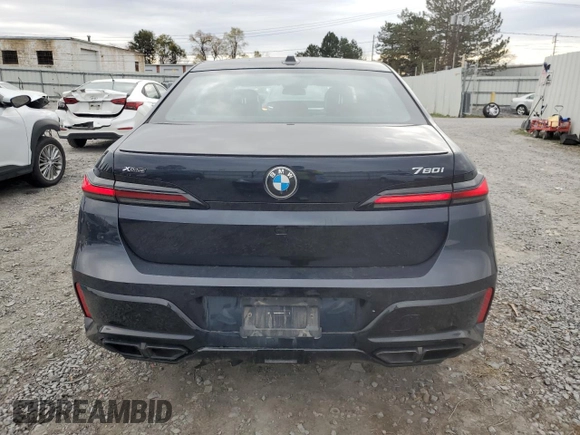 2024 BMW 7 Series 760i xDrive z VIN WBA33EJ08RCR11878, wystawiony jako Copart lot #78952474 z przebiegiem 280 mil mil oraz Szkoda całkowita • Salvage title. Historia ofert i sprzedaży dostępna na DreamBid. Obrazek 6.