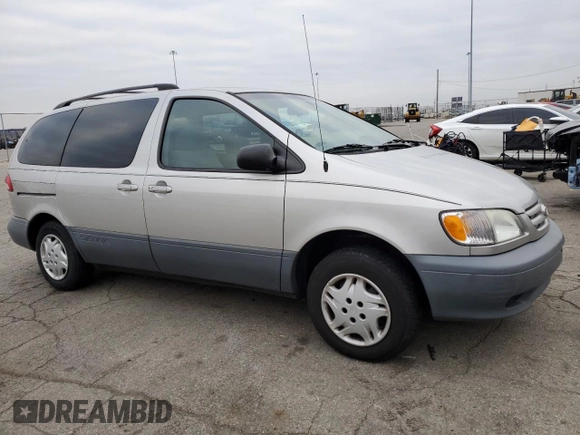 2002 Toyota Sienna LE with VIN 4T3ZF13C72U469151, listed as a Copart auction lot 82419074 with 140,040 mi miles and Salvage Title. Bid and sale history available at carsss.com. Image 4.