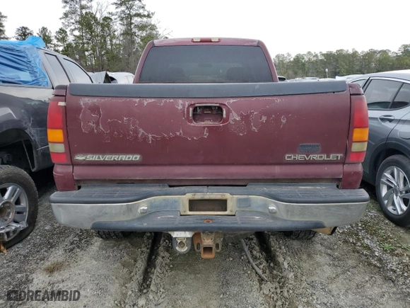 2001 Chevrolet Silverado 2500HD LT3 with VIN 1GCHK23G41F134350, listed as a Copart auction lot 43983175 with 231,383 mi miles and Salvage Title. Bid and sale history available at carsss.com. Image 6.