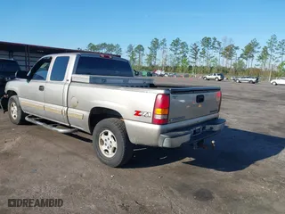 2002 Chevrolet Silverado 1500 LS with VIN 1GCEK19T12E297692, listed as a IAAI auction lot 41844862 with 236,937 mi miles. Bid and sale history available at carsss.com. Image 3.
