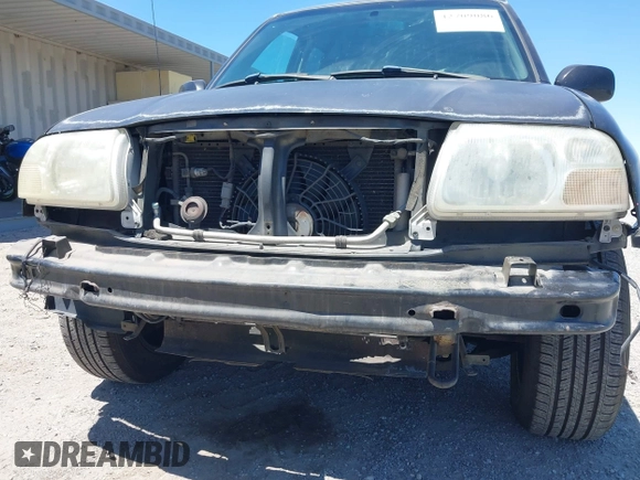 2002 Suzuki XL7 Standard with VIN JS3TX92V124122384, listed as a IAAI auction lot 42709086 with 196,311 mi miles and . Bid and sale history available at DreamBid. Image 6.