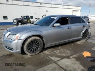 2013 Chrysler 300 z VIN 2C3CCAAG2DH572389, wystawiony jako Copart lot #47327315 z przebiegiem 144 262 mil mil oraz Szkoda całkowita • Salvage title. Historia ofert i sprzedaży dostępna na DreamBid. Obrazek 1.