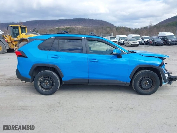 2019 Toyota RAV4 LE with VIN JTMG1RFV5KJ007218, listed as a IAAI auction lot 41887294 with 221,390 mi miles. Bid and sale history available at carsss.com. Image 14.