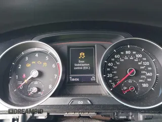 2015 Volkswagen GTI S z VIN 3VW5T7AU3FM019247, wystawiony jako IAAI lot #42374418 z przebiegiem 138 436 mil mil oraz . Historia ofert i sprzedaży dostępna na DreamBid. Obrazek 7.
