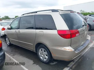 2004 Toyota Sienna XLE with VIN 5TDZA22CX4S205206, listed as a IAAI auction lot 42007779 with 173,794 mi miles. Bid and sale history available at carsss.com. Image 15.