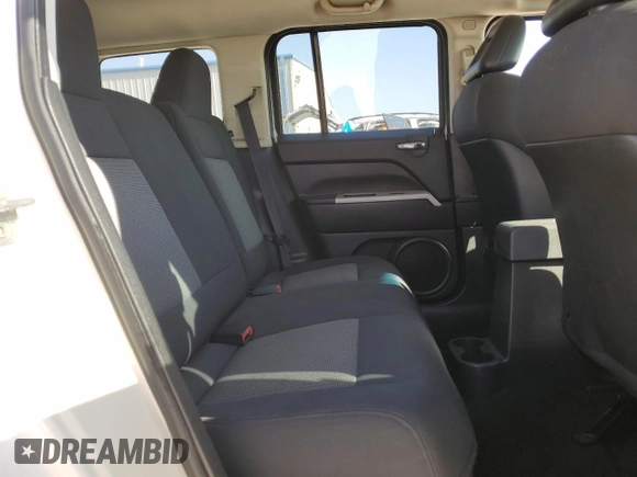2008 Jeep Patriot Sport with VIN 1J8FT28068D589070, listed as a Copart auction lot 41393735 with 174,981 mi miles and Salvage title. Bid and sale history available at DreamBid. Image 11.
