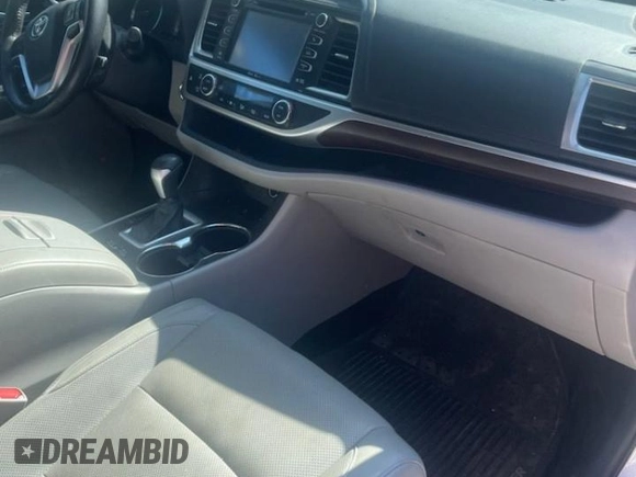 2015 Toyota Highlander Hybrid Limited with VIN 5TDDCRFH9FS013202, listed as a Copart auction lot 67056274 with 135,936 mi miles and Salvage Title. Bid and sale history available at carsss.com. Image 5.