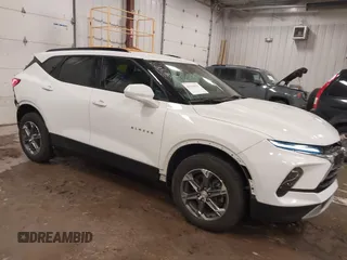 2024 Chevrolet Blazer LT z VIN 3GNKBCR42RS160923, wystawiony jako IAAI lot #41556918 z przebiegiem 13 819 mil mil oraz . Historia ofert i sprzedaży dostępna na DreamBid. Obrazek 1.