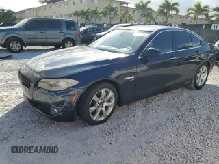 2012 BMW 5 Series 550i xDrive z VIN WBAFU9C51CC787762, wystawiony jako Copart lot #45197725 z przebiegiem 150 732 mil mil oraz Czysty tytuł • Clean title. Historia ofert i sprzedaży dostępna na DreamBid. Obrazek 1.