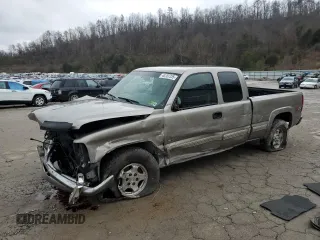 2001 Chevrolet Silverado 1500 LS with VIN 2GCEK19TX11268353, listed as a Copart auction lot 44707235 with 111,456 mi miles and Salvage Title. Bid and sale history available at carsss.com. Image 1.