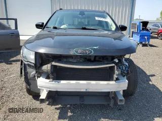 2017 Jeep Compass Latitude with VIN 3C4NJCBB1HT658590, listed as a Copart auction lot 60962925 with 140,352 mi miles and Salvage title. Bid and sale history available at DreamBid. Image 5.