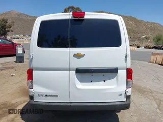 2015 Chevrolet City Express Cargo LS z VIN 3N63M0YN0FK723699, wystawiony jako IAAI lot #42278245 z przebiegiem 61 906 mil mil oraz . Historia ofert i sprzedaży dostępna na DreamBid. Obrazek 16.