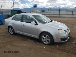 2008 Volkswagen Jetta SE with VIN 3VWRM71K58M184202, listed as a Copart auction lot 58373365 with 150,137 mi miles and Salvage title. Bid and sale history available at DreamBid. Image 4.