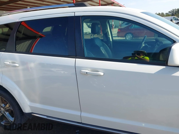 2016 Dodge Journey Crossroad Plus z VIN 3C4PDCGB1GT123668, wystawiony jako IAAI lot #41699950 z przebiegiem 91 410 mil mil oraz . Historia ofert i sprzedaży dostępna na DreamBid. Obrazek 13.