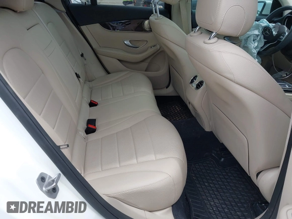 2021 Mercedes-Benz GLC 300 z VIN W1N0G8DB7MF987844, wystawiony jako IAAI lot #42460202 z przebiegiem 39 784 mil mil oraz . Historia ofert i sprzedaży dostępna na DreamBid. Obrazek 8.