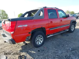 2006 Chevrolet Avalanche Z71 with VIN 3GNEK12Z66G122911, listed as a IAAI auction lot 42119853 with 256,848 mi miles. Bid and sale history available at carsss.com. Image 4.
