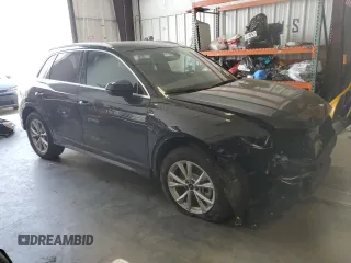 2025 Audi Q3 S line Premium z VIN WA1DECF31S1012025, wystawiony jako Copart lot #60210005 z przebiegiem 8 041 mil mil oraz Czysty tytuł • Clean title. Historia ofert i sprzedaży dostępna na DreamBid. Obrazek 4.